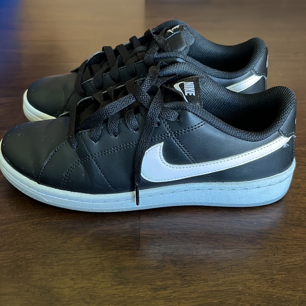 Nike court legacy sneakers women’s size 6
